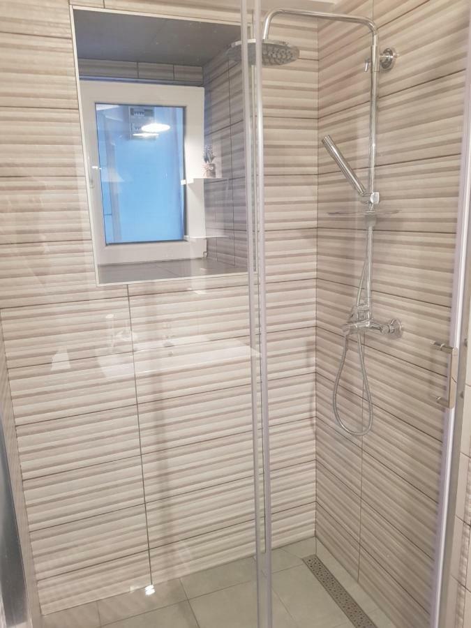 شقة L&M Studio Apartman بولا المظهر الخارجي الصورة